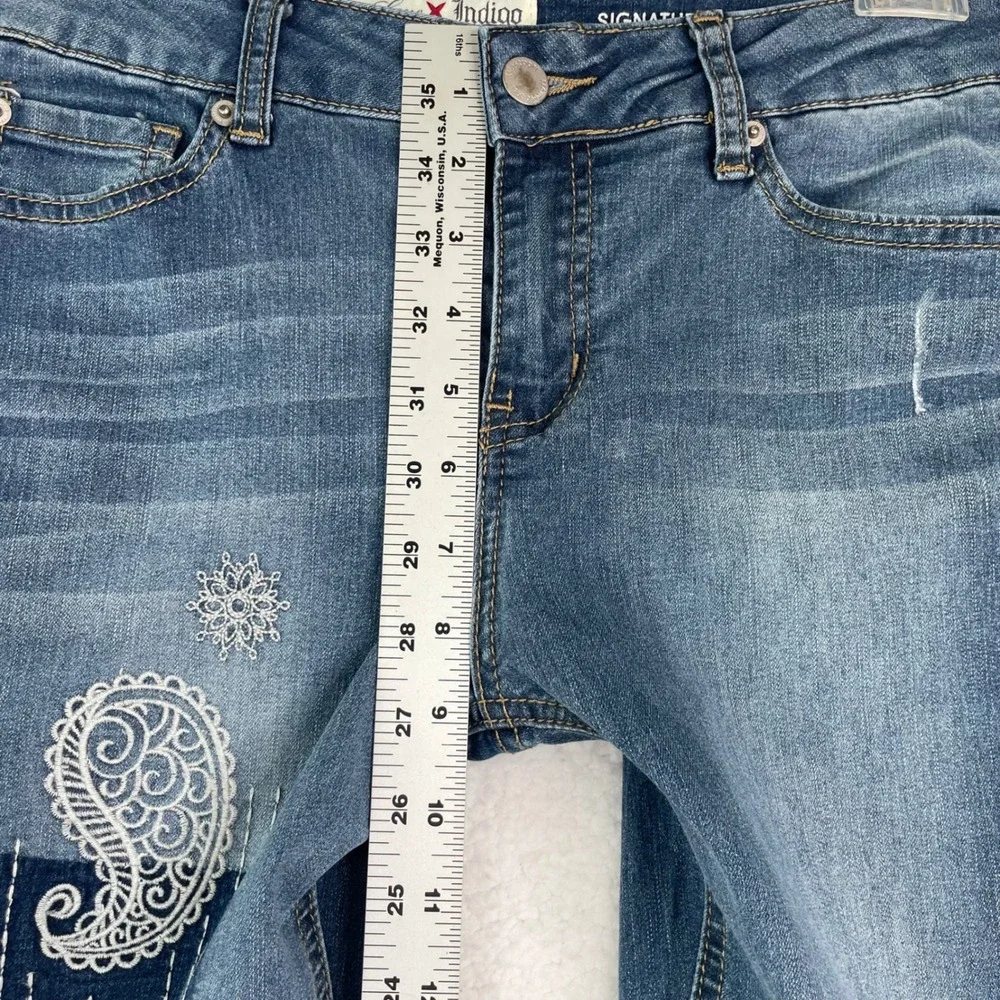 Love Indigo Signature Fit Boyfriend Jeans Size 4 Blue Embroidered Patchwork‎